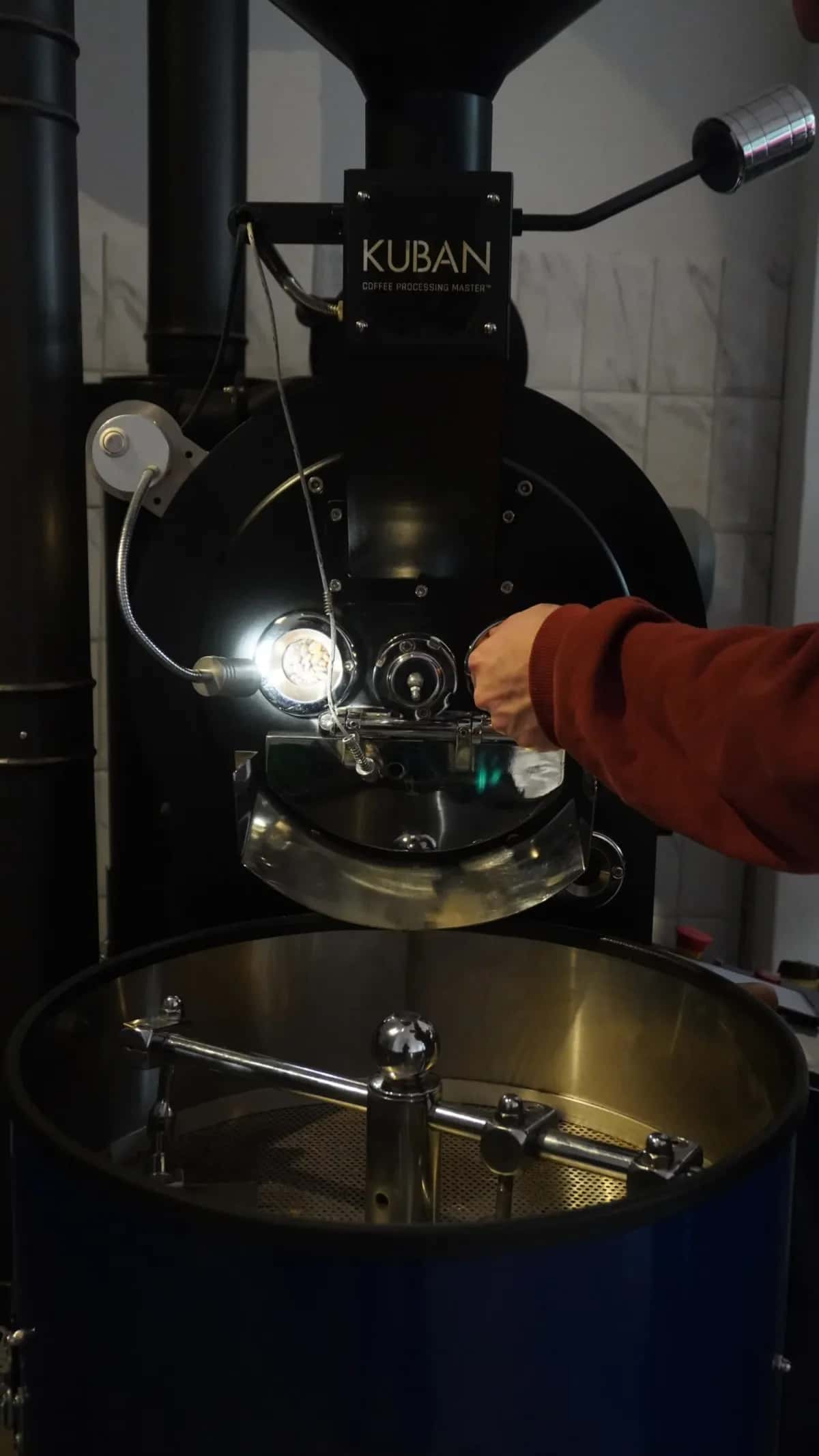 Flores Roastery'nin Kuban kavurma makinesi — Eskişehir'deki kavurma atölyemiz